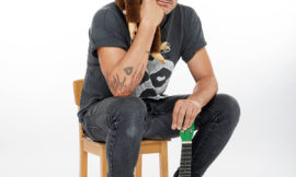 28. September 2019 Dominic Deville – Pogo im Kindergarten